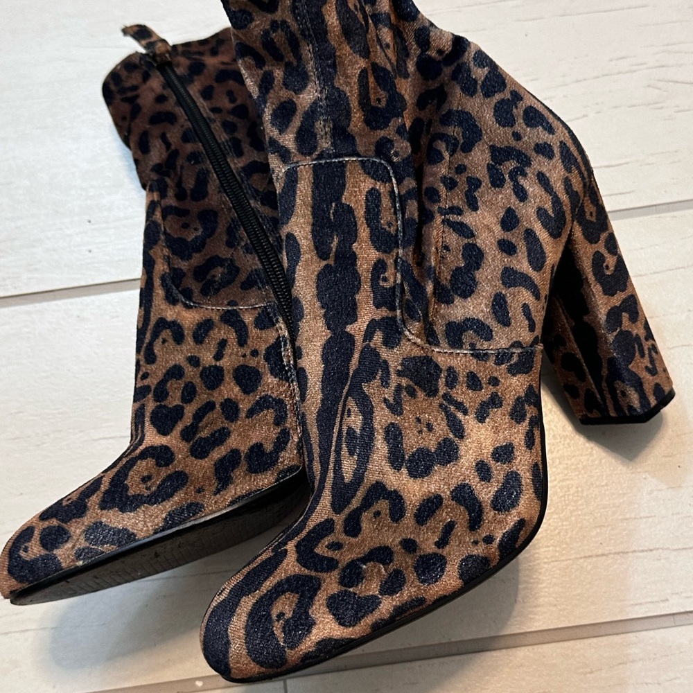 Steve Madden Brown and Black Heeled Boots - Picture 2 of 6